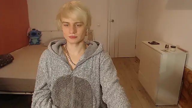 Snapshot of Oliver_sweet_ chatting on 01/12/26, 01:23 Oliver sweet online show from 01/12/26, 01:23