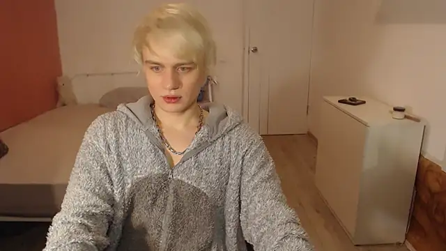 Snapshot of Oliver_sweet_ chatting on 01/07/26, 01:32 Oliver sweet online show from 01/07/26, 01:32