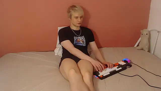 Oliver sweet  online show from 04/14/26, 12:59