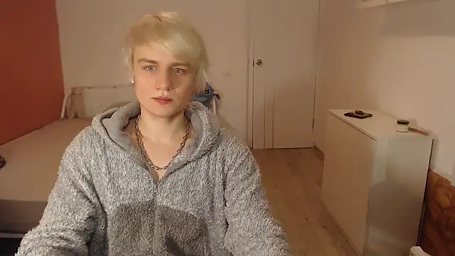 Snapshot of Oliver_sweet_ chatting on 01/06/26, 01:20 Oliver sweet online show from 01/06/26, 01:20