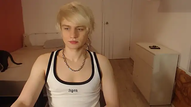 Snapshot of Oliver_sweet_ chatting on 02/14/26, 12:44 Oliver sweet online show from 02/14/26, 12:44