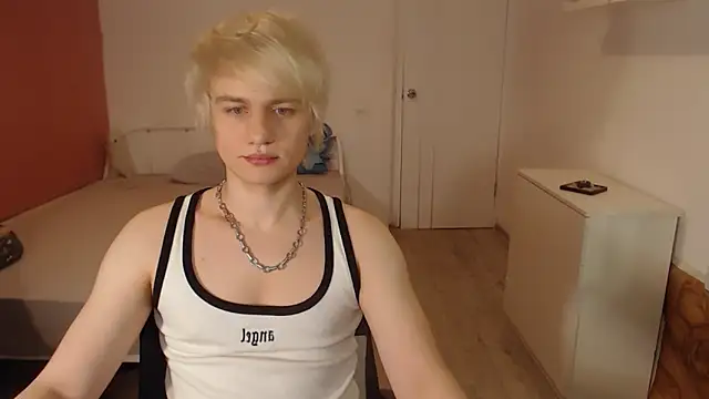 Snapshot of Oliver_sweet_ chatting on 02/11/26, 12:43 Oliver sweet online show from 02/11/26, 12:43