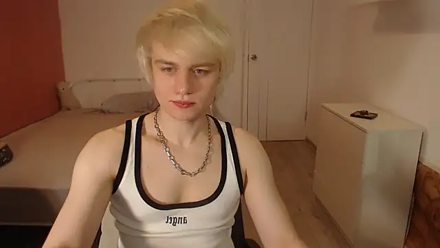 Snapshot of Oliver_sweet_ chatting on 02/09/26, 12:19 Oliver sweet online show from 02/09/26, 12:19