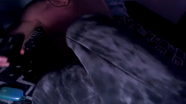 Snapshot of SpunsieLove chatting on 10/30/25, 07:17 SpunsieLove online show from 10/30/25, 07:17