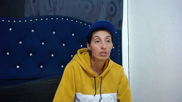 anyu1306 online show from 02/01/25, 12:07