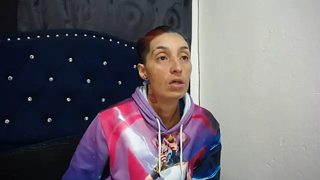 anyu1306 online show from 02/14/25, 10:58