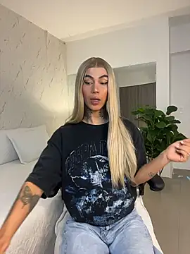 Snapshot of Miss_sagitario chatting on 11/23/25, 12:15 Miss sagitario online show from 11/23/25, 12:15