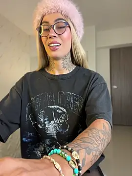 Miss sagitario online show from 04/14/26, 11:37