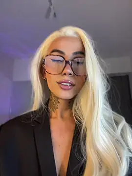 Miss sagitario online show from 04/22/26, 12:34