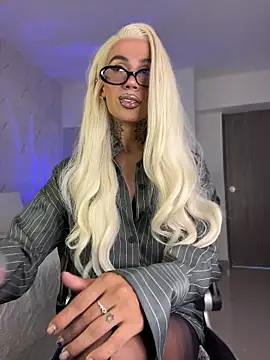 Miss sagitario online show from 05/21/26, 12:02