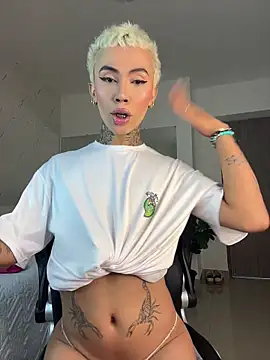 Miss sagitario online show from 04/15/26, 11:59