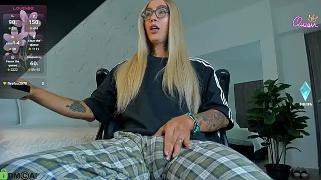 Miss sagitario online show from 03/28/26, 12:06