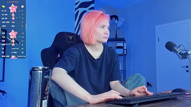 ReiYosimoto online show from 10/04/25, 11:56