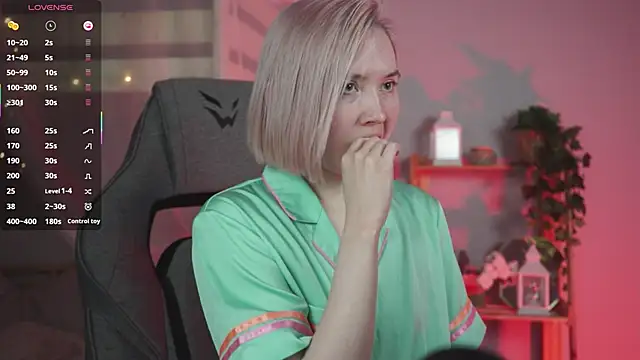 ReiYosimoto online show from 11/18/25, 05:49