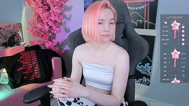 ReiYosimoto online show from 10/08/25, 11:56