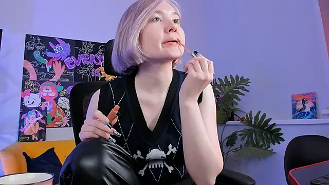 ReiYosimoto online show from 02/15/25, 03:17