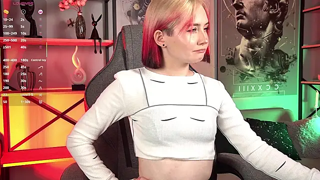 Snapshot of ReiYosimoto chatting on 06/17/26, 06:51 ReiYosimoto online show from 06/17/26, 06:51