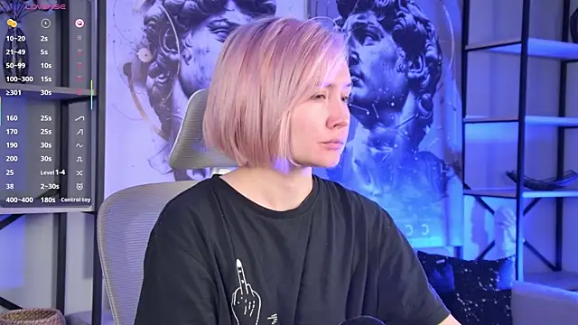 ReiYosimoto online show from 11/21/25, 03:33