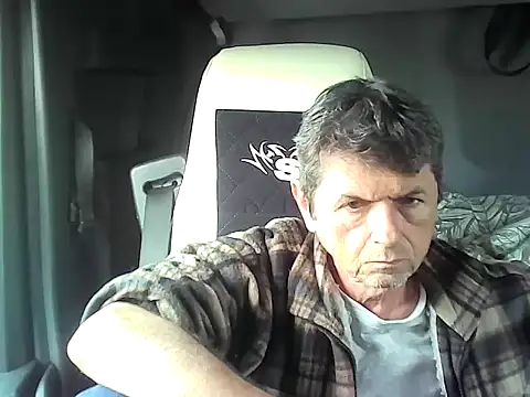 Snapshot of czarek888 chatting on 10/26/25, 12:16 czarek888 online show from 10/26/25, 12:16