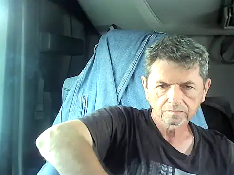Snapshot of czarek888 chatting on 09/14/25, 10:48 czarek888 online show from 09/14/25, 10:48