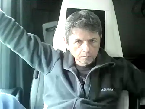 Snapshot of czarek888 chatting on 10/15/25, 02:14 czarek888 online show from 10/15/25, 02:14
