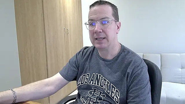 BrettJ81 online show from 10/23/25, 10:58