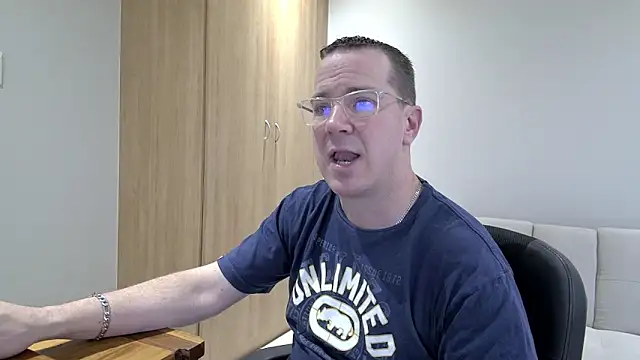 BrettJ81 online show from 10/10/25, 02:51