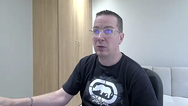 BrettJ81 online show from 11/12/25, 03:16