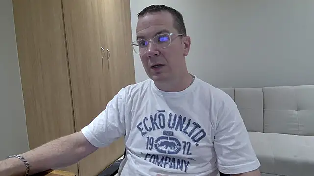 BrettJ81 online show from 03/26/26, 02:48