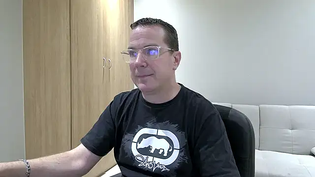 BrettJ81 online show from 10/06/25, 04:19