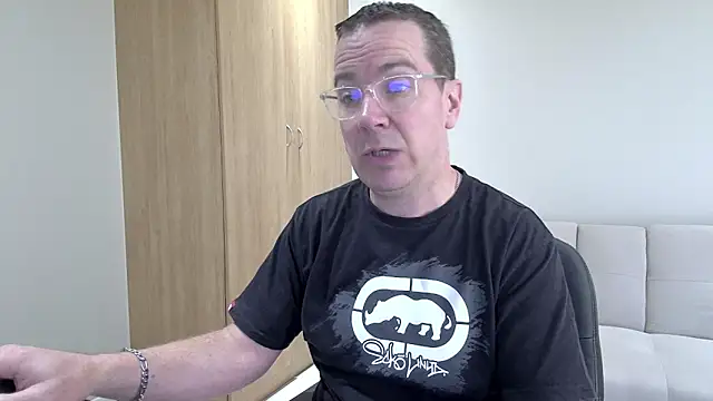BrettJ81 online show from 05/15/26, 02:15