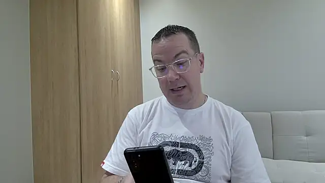 BrettJ81 online show from 12/14/25, 01:49