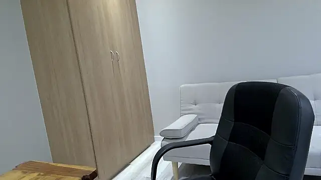 BrettJ81 online show from 12/18/24, 03:22