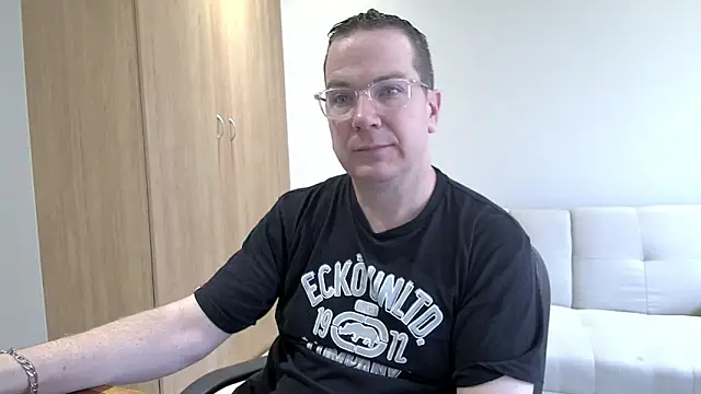 BrettJ81 online show from 11/22/25, 10:47