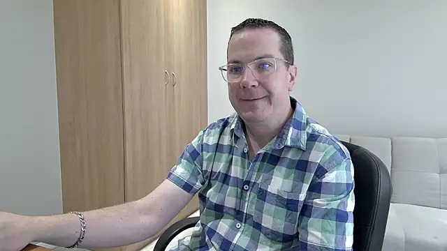 BrettJ81 online show from 10/04/25, 10:50