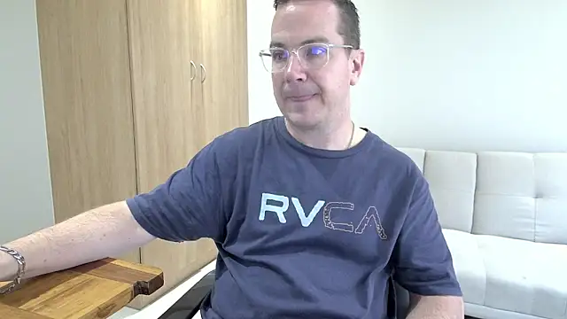 BrettJ81 online show from 11/29/25, 09:09