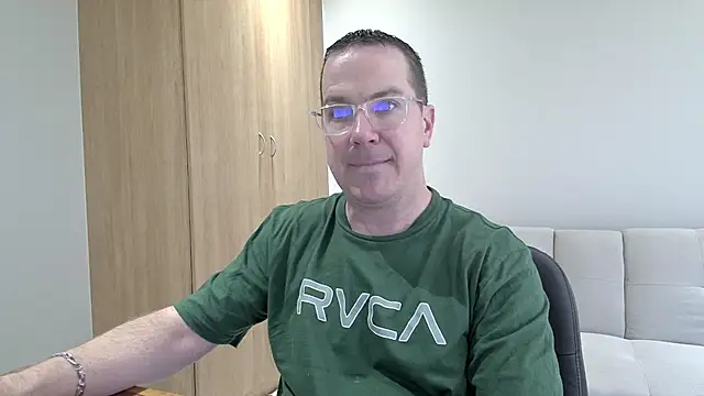 BrettJ81 online show from 12/21/25, 12:07