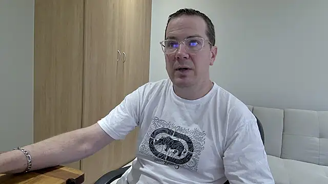 BrettJ81 online show from 11/03/25, 02:20