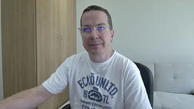 BrettJ81 online show from 04/12/26, 09:01