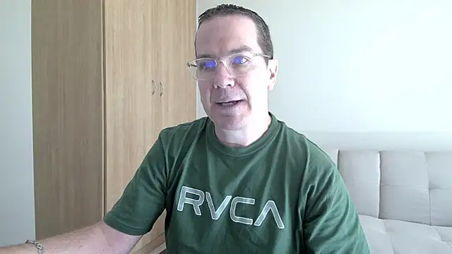 BrettJ81 online show from 04/18/26, 09:33