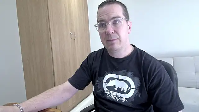 BrettJ81 online show from 04/04/26, 12:12