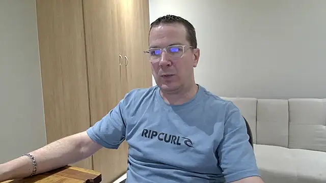 BrettJ81 online show from 10/27/25, 05:25