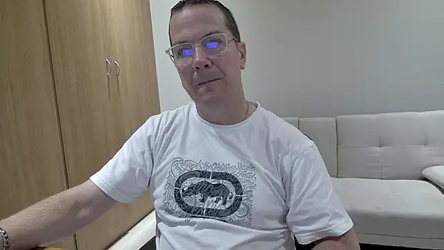 BrettJ81 online show from 04/05/26, 06:25