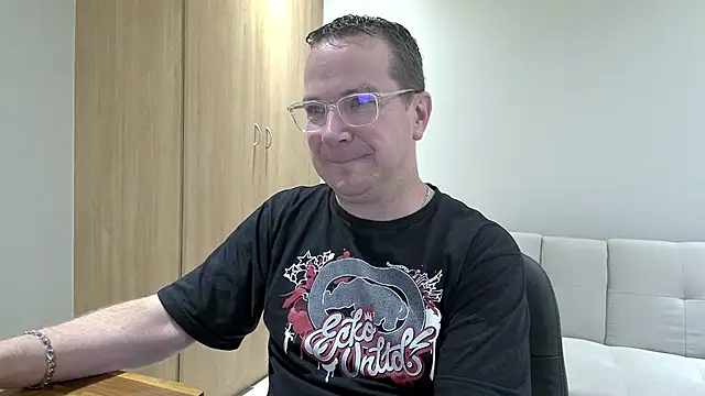 BrettJ81 online show from 12/03/25, 03:22