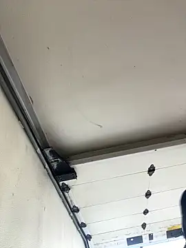 Snapshot of Diosn111 chatting on 12/18/25, 01:04 Diosn111 online show from 12/18/25, 01:04