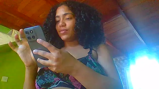 Snapshot of savanahottie chatting on 07/16/26, 04:37 savanahottie online show from 07/16/26, 04:37
