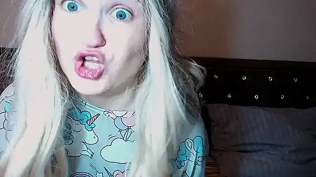 Sara4uu online show from 06/12/26, 10:51