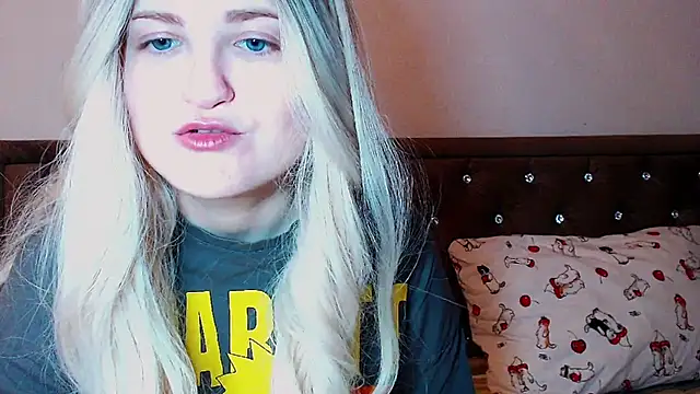 Sara4uu online show from 10/16/25, 11:35