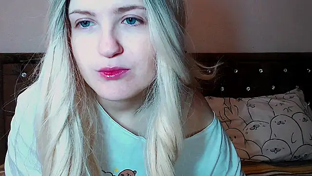 Sara4uu online show from 12/01/25, 10:21