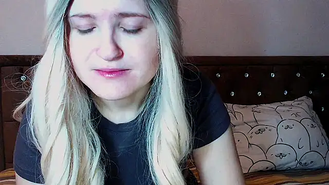 Sara4uu online show from 12/03/25, 10:20
